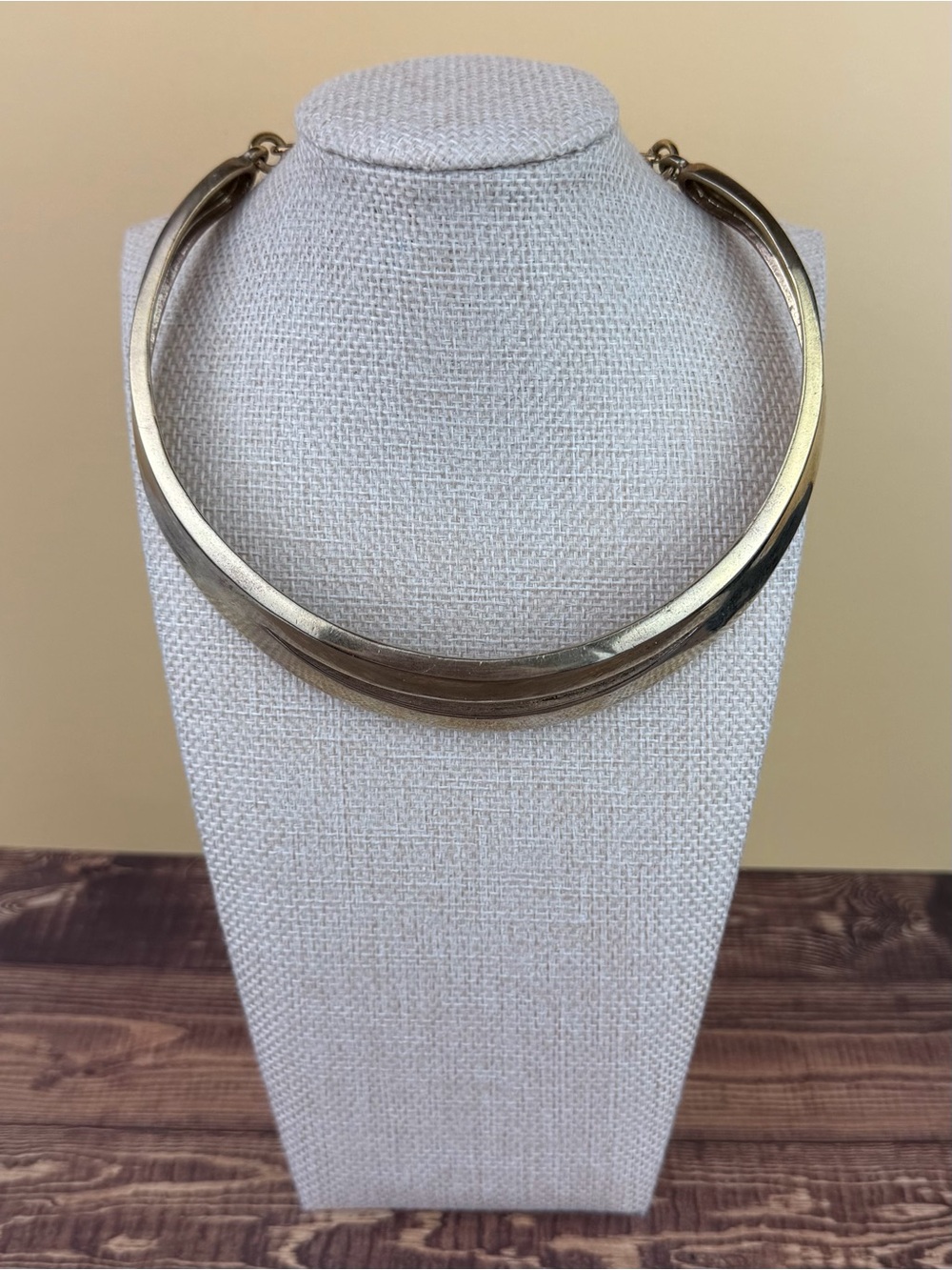 Vintage RLM Robert Lee Morris Gold Tone Curved Cutout Collar Choker Necklace